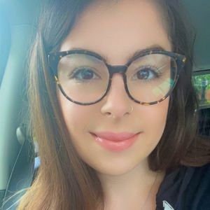 Meet your Posher, Maddie